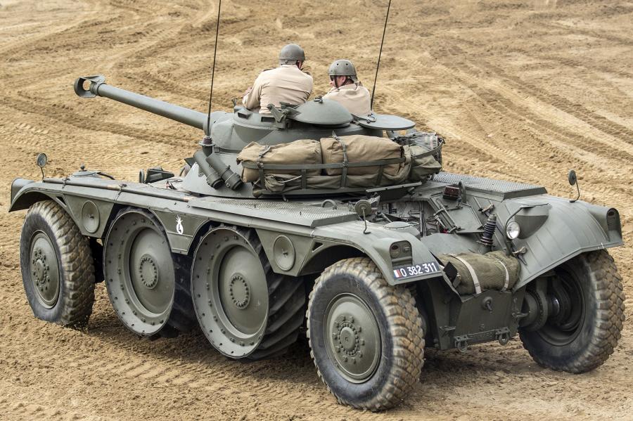  Panhard 212 (EBR-90) 1950 года  (фото 2 из 3)
